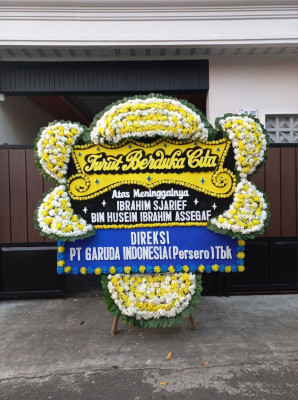Papan Bunga Duka di Stadion